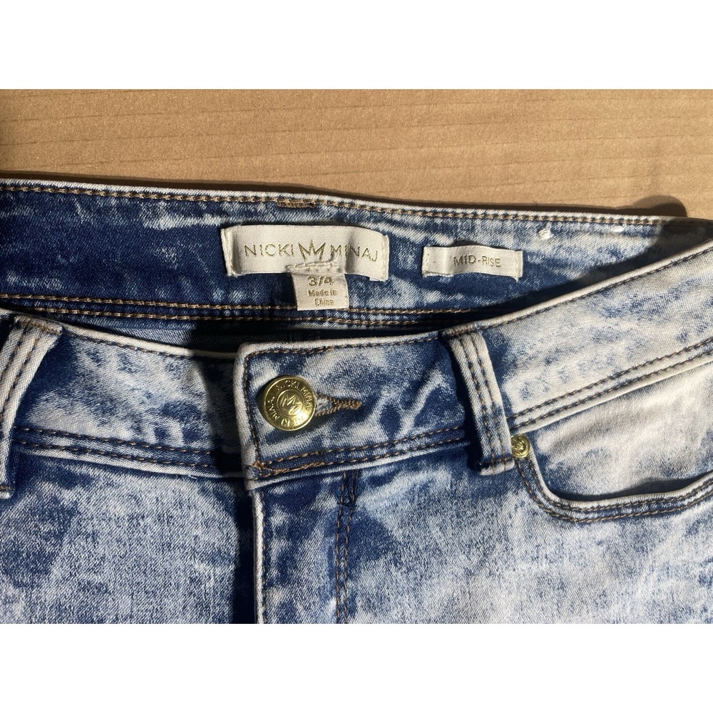 Nicki Minaj Womens Size  3/4 mid-rise jeans Acid Wash skinny